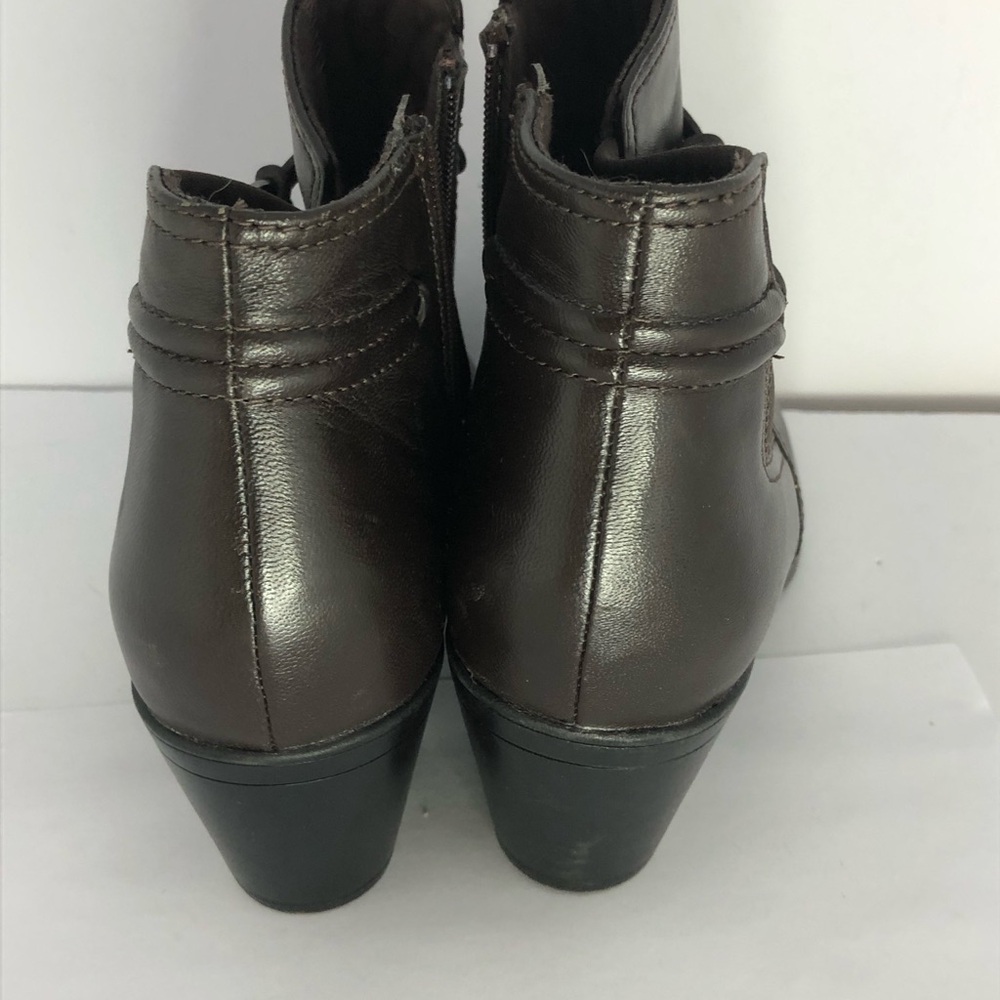 Clarks Women's Emily 2 Kaylie Brown Leather Heeled Booties Boots 6 US EUC - Picture 12 of 16